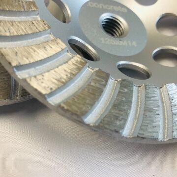 Легкое турбо-шлифовальное полотно для бетона 100-180 мм с алюминиевым сердечником